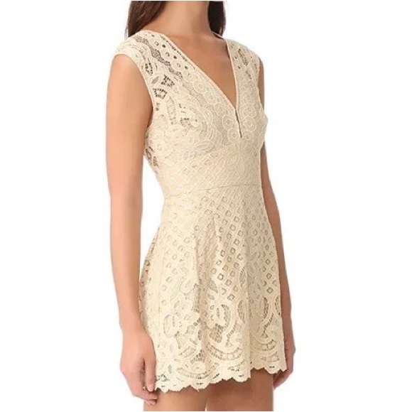 Free People One Million Lovers Mini Dress Beige Sz 6 S M Lace New Plunging V - Picture 2 of 10
